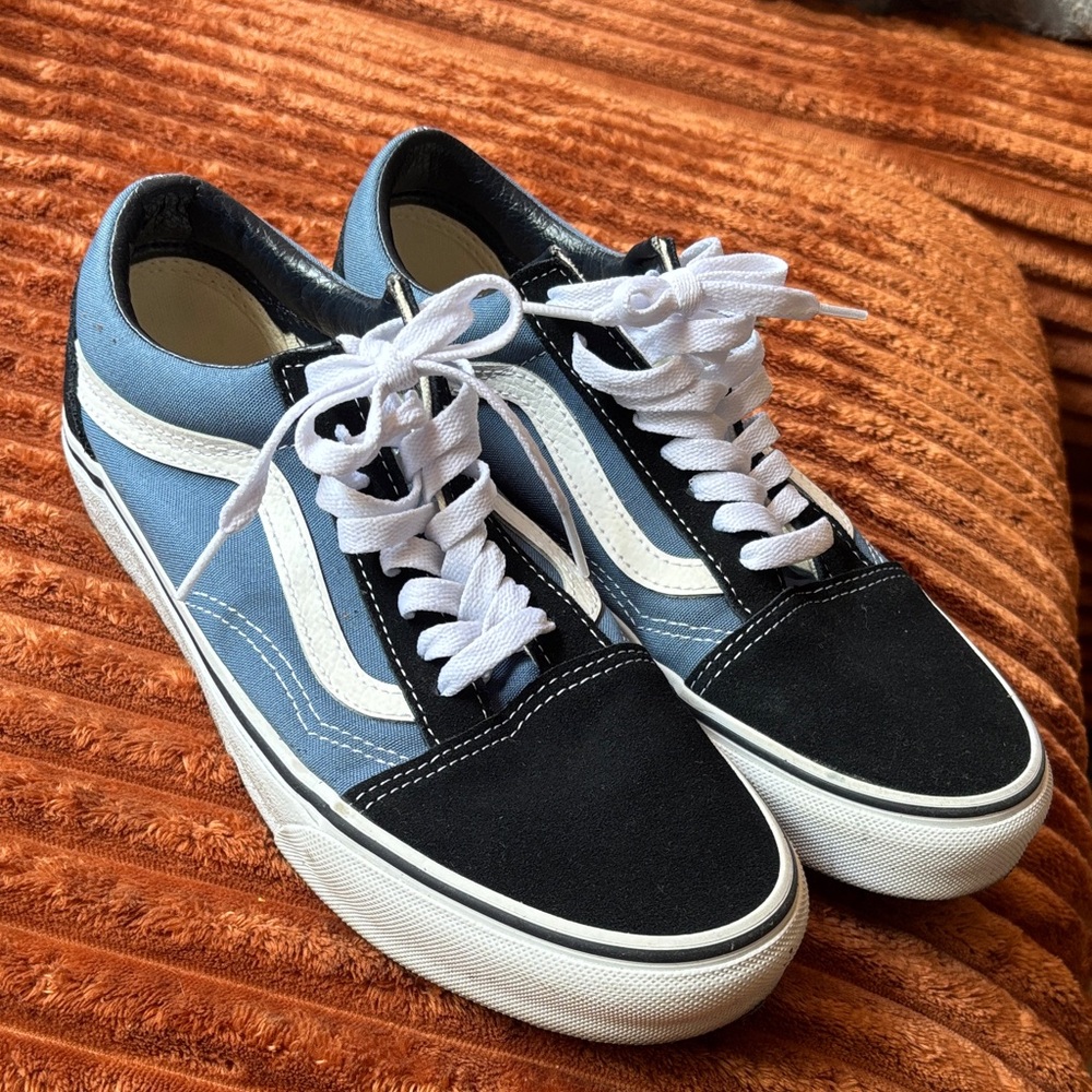Vans Men's Black and Light Blue Sneakers
